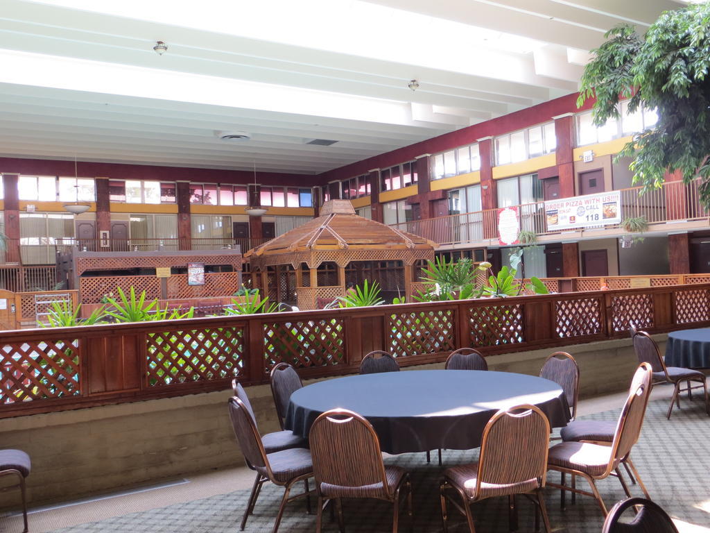 מודסטו Clarion Inn Conference Center מראה חיצוני תמונה