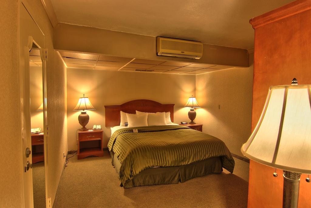 מודסטו Clarion Inn Conference Center מראה חיצוני תמונה