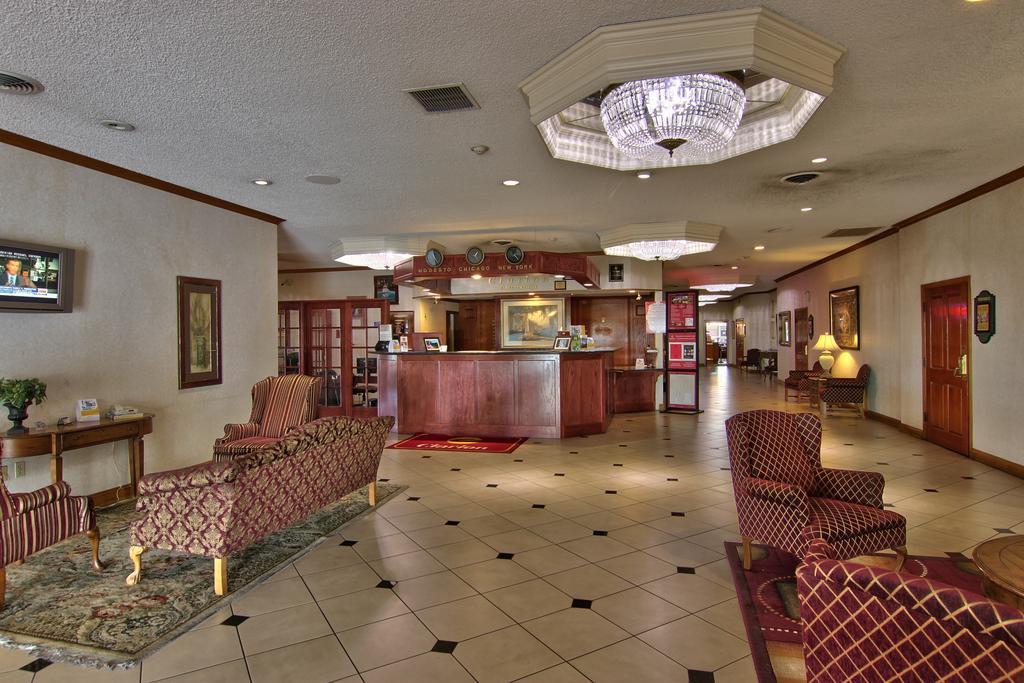 מודסטו Clarion Inn Conference Center מראה חיצוני תמונה
